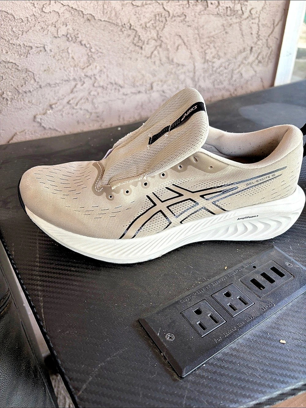 ASICS Gel-Contend 9 Athletic Shoes Tan & White US 10 Good